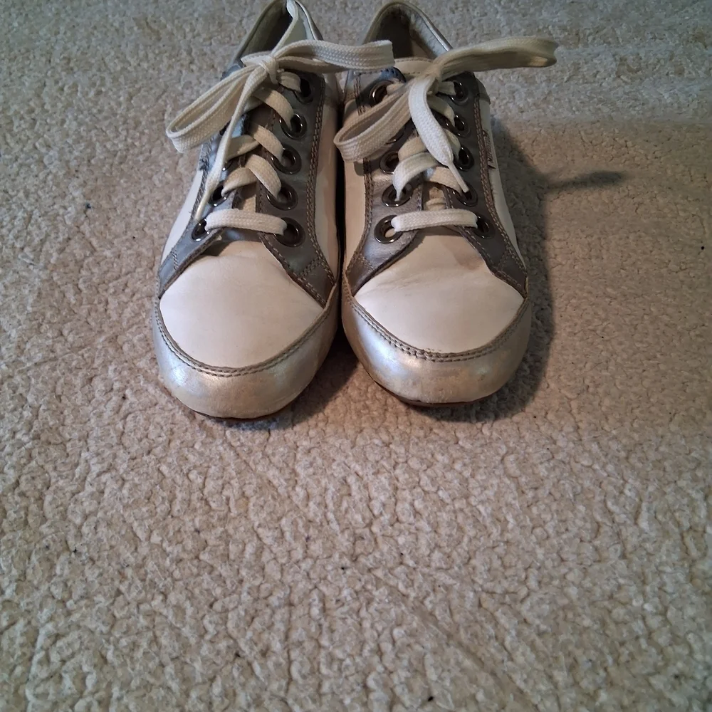 Mephisto stylish sneakers